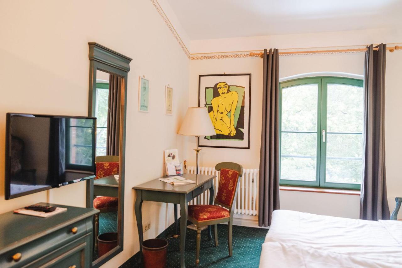 Large Twin Room